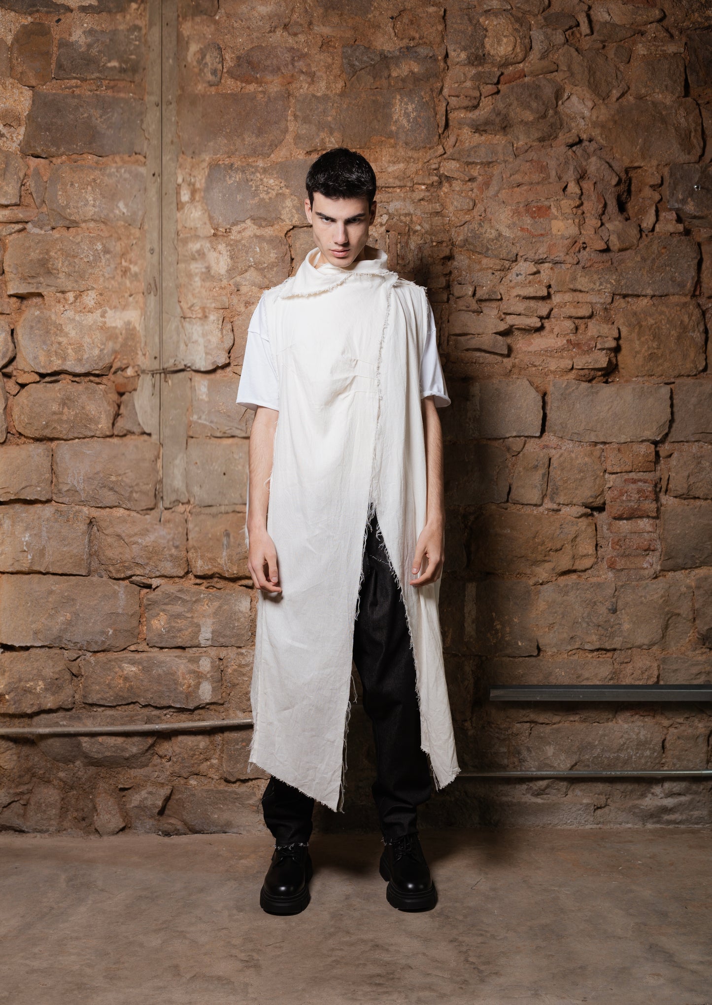 DUNE Transformable Cape in OFF White Linen & Cotton