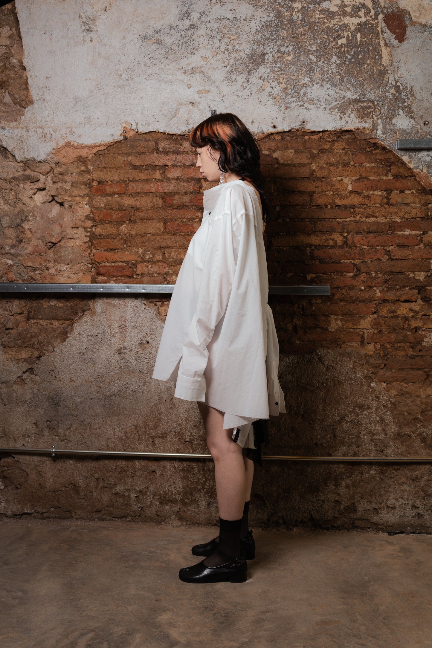 Asymmetrical Shirt TWINS in White Cotton - ZHANNAONA | Partes de arriba - View 8