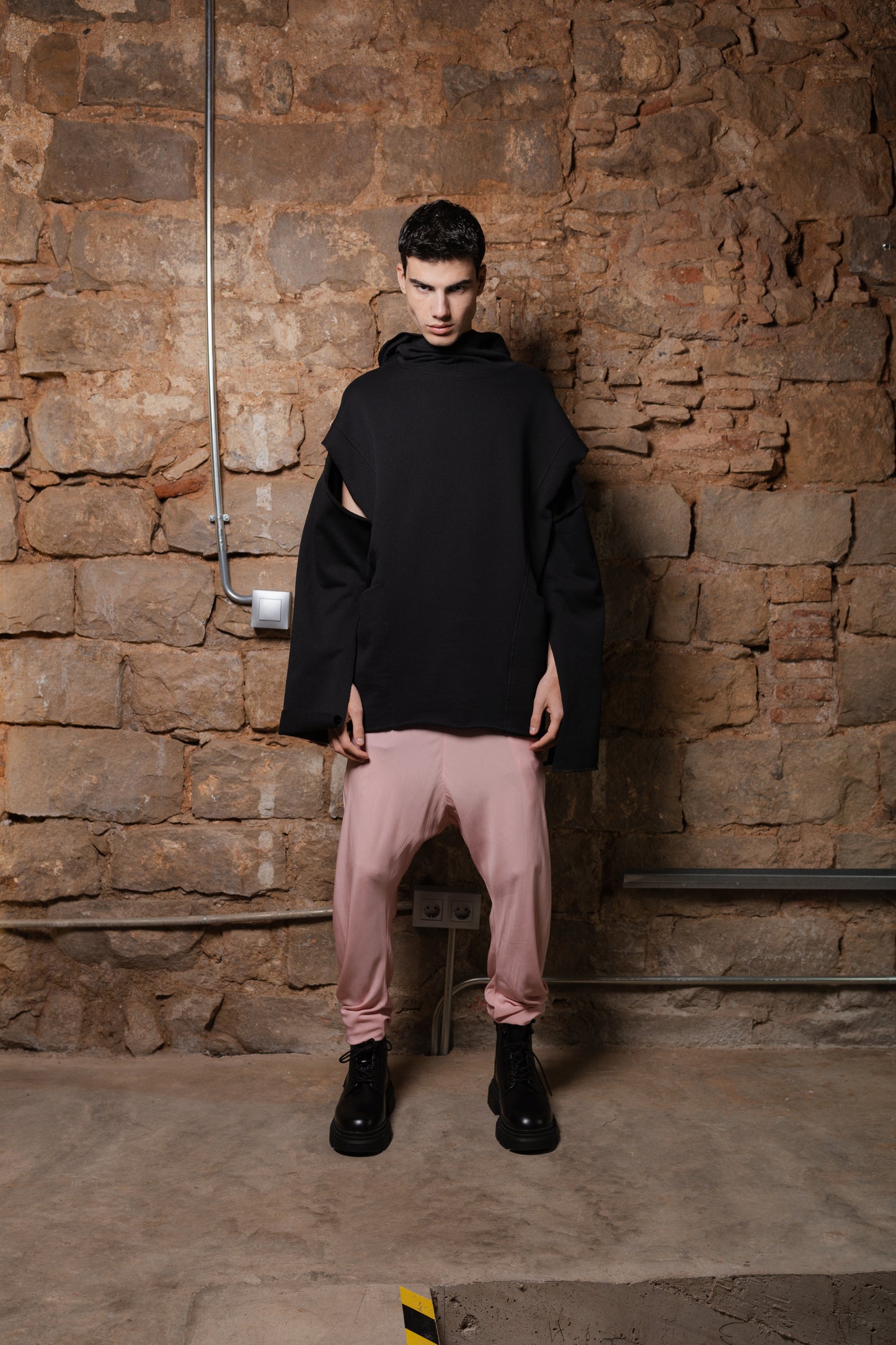 Low Rise Nefer Pants 2.0 in Pink Viscose - ZHANNAONA | Pantalones - View 5