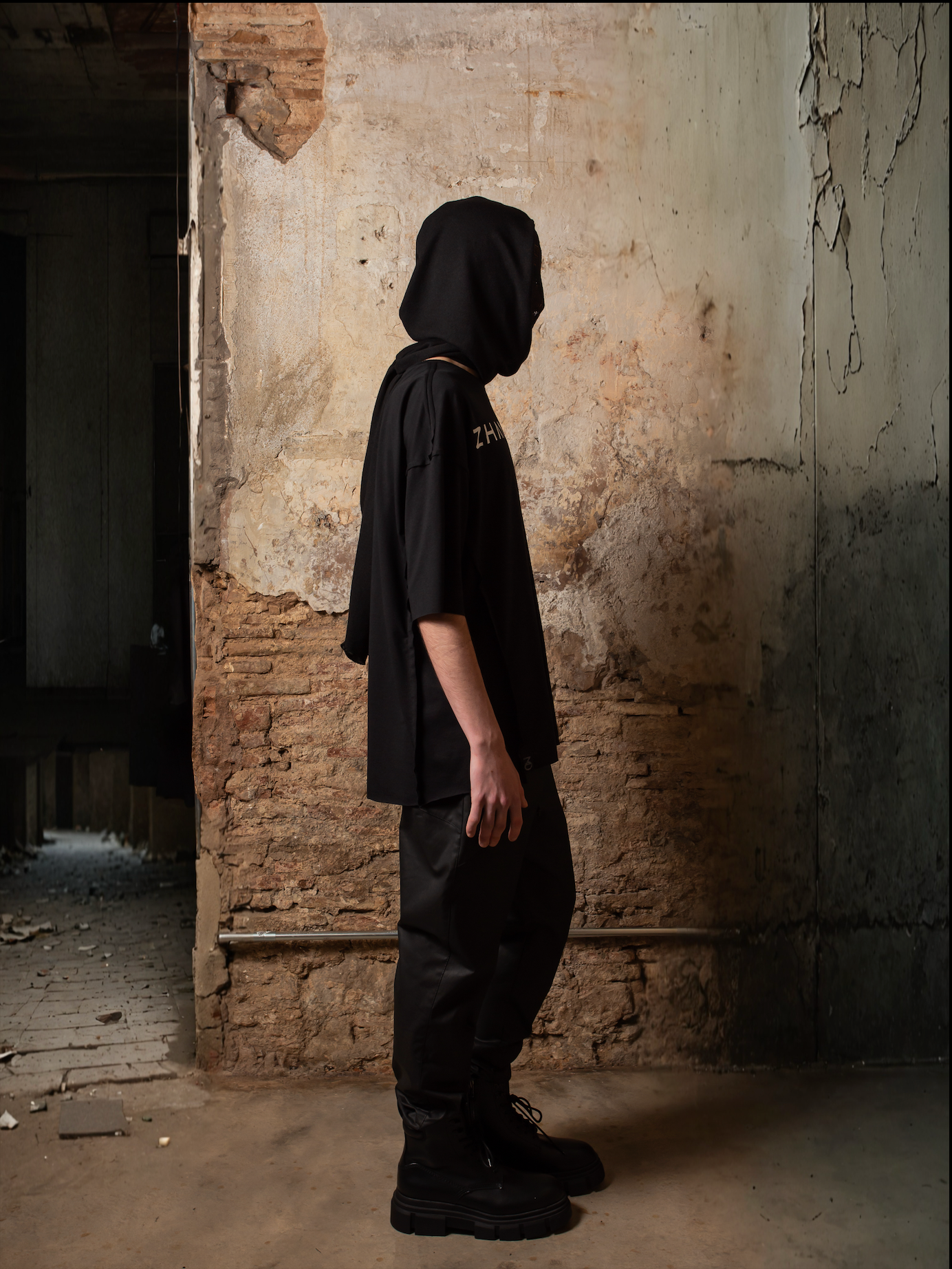 Tardor Oversize Asymmetrical Logo T-Shirt - ZHANNAONA | Camisetas - View 8