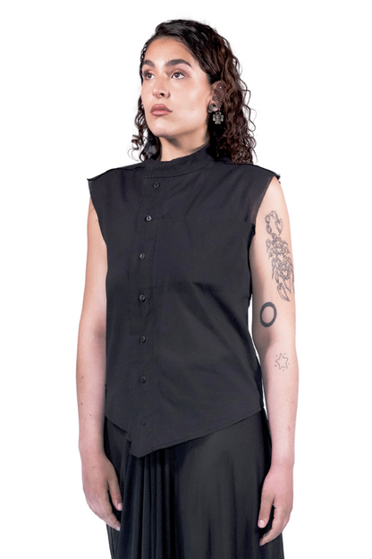 ZHANNAONA shirt cotton black asymmetrical sleeveless with leather buttons genderfluid unisex  Barcelona avant-garde