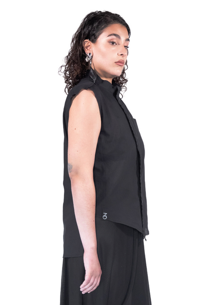 ZHANNAONA shirt cotton black asymmetrical sleeveless with leather buttons genderfluid unisex  Barcelona avant-garde