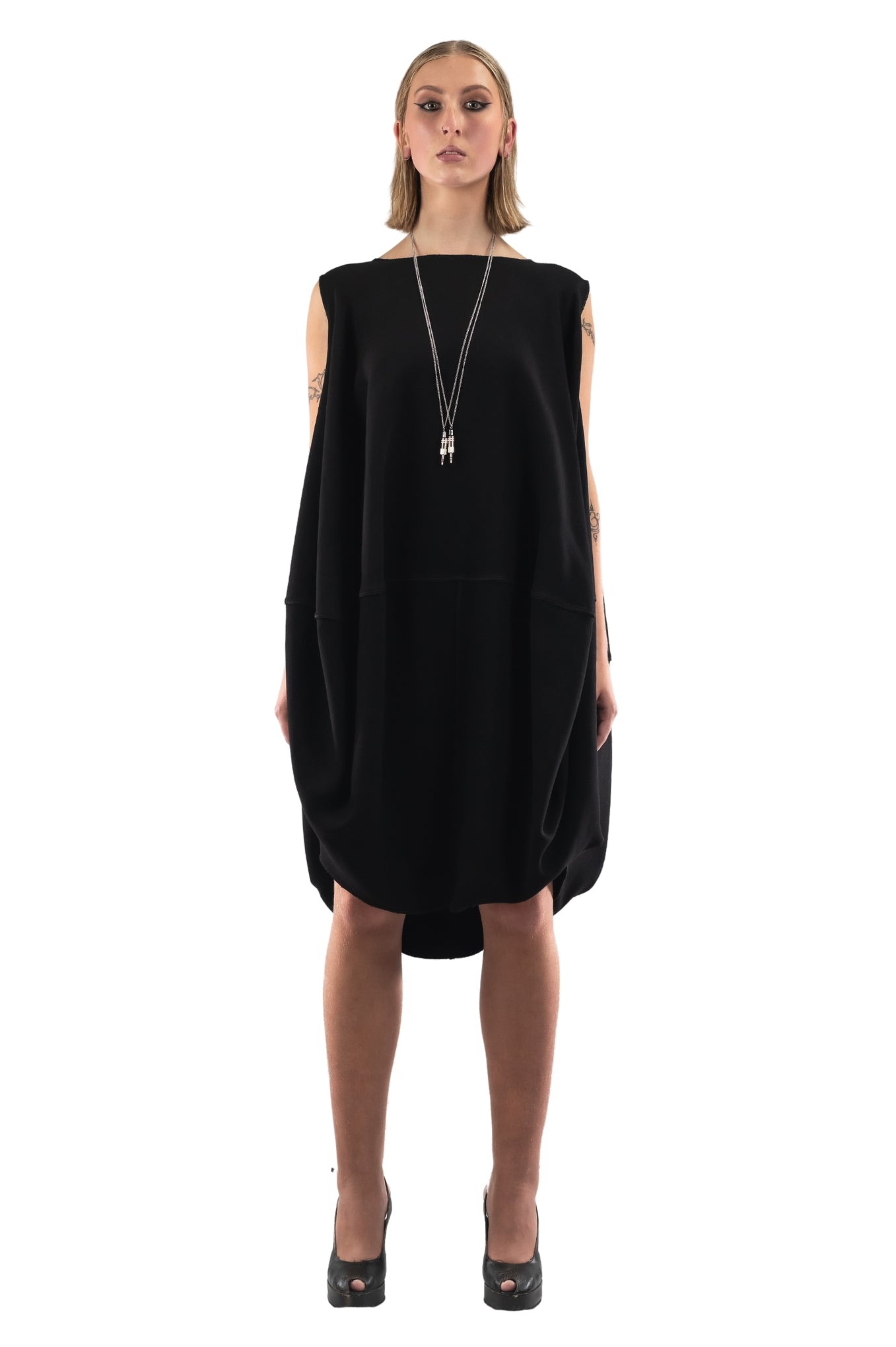 ZHANNAONA dress black balloon wool viscose knit oversize body diversity genderfluid Barcelona avant-garde