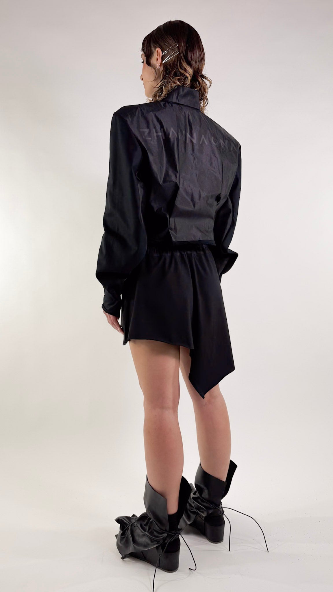 CAN-CAN Cropped Blazer