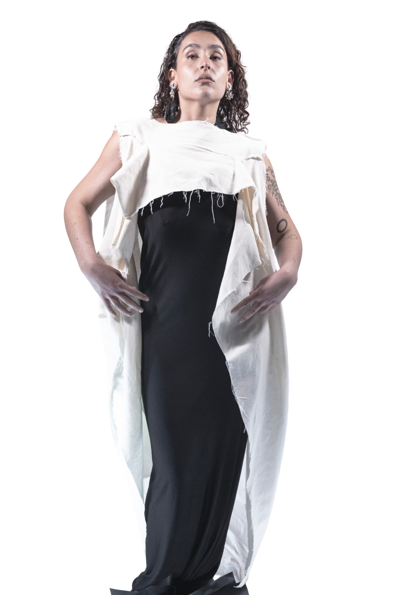 ZHANNAONA coat dune linen cotton bone white transformable sleeveless asymmetrical  oversize genderfluid unisex futuristic style Barcelona avant-garde