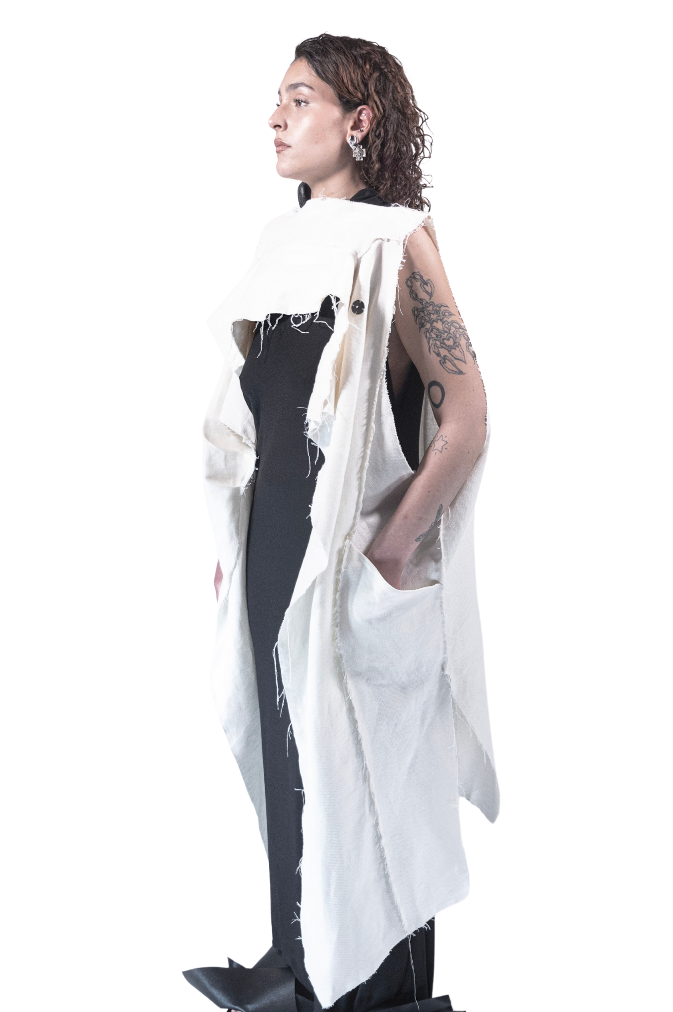 ZHANNAONA coat dune linen cotton bone white transformable sleeveless asymmetrical  oversize genderfluid unisex futuristic style Barcelona avant-garde