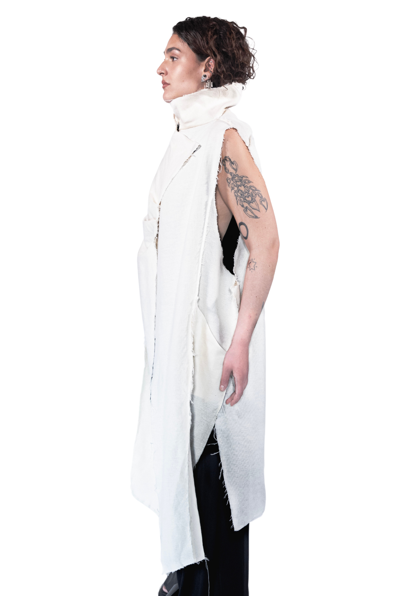 ZHANNAONA coat dune linen cotton bone white transformable sleeveless asymmetrical  oversize genderfluid unisex futuristic style Barcelona avant-garde