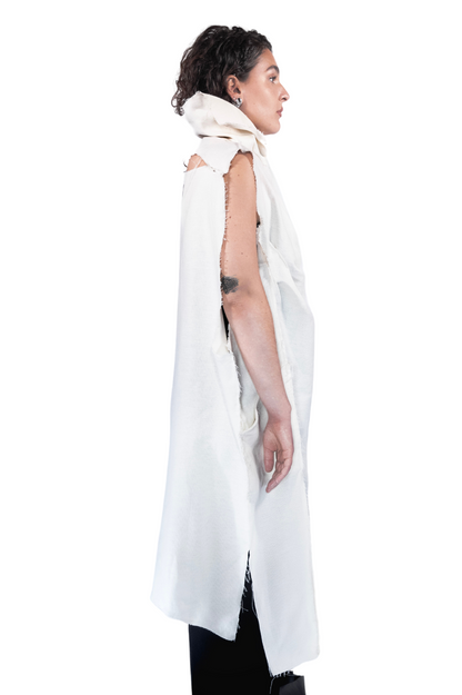 ZHANNAONA coat dune linen cotton bone white transformable sleeveless asymmetrical  oversize genderfluid unisex futuristic style Barcelona avant-garde