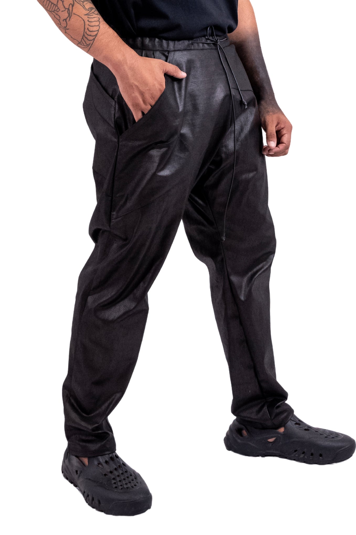 ZHANNAONA pants satin black minimalist unisex genderfluid low rise pockets Barcelona avant-garde