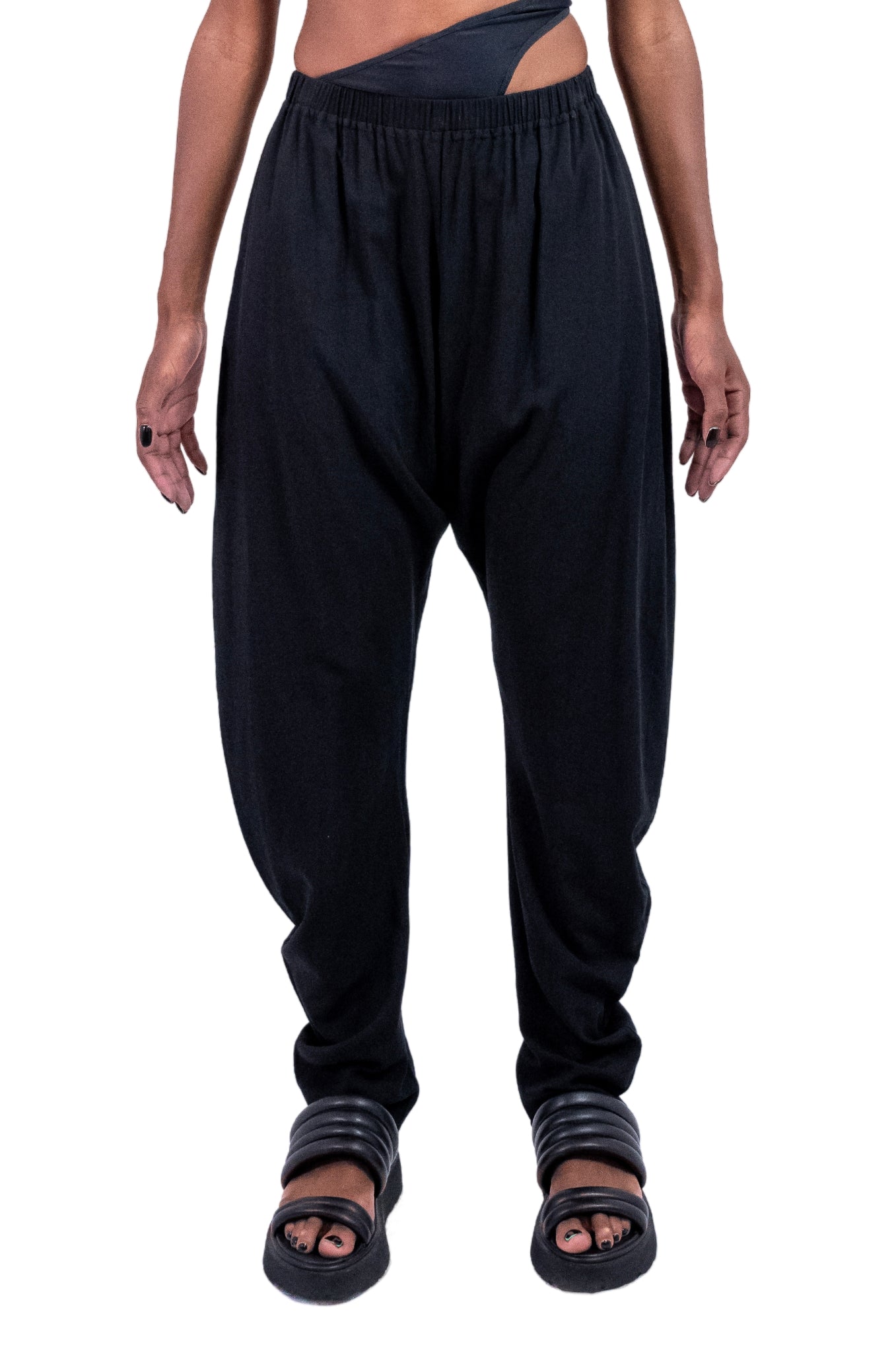 ZHANNAONA pant low rise black fluid viscose with draping and comfortable fit genderfluid Barcelona avant-garde