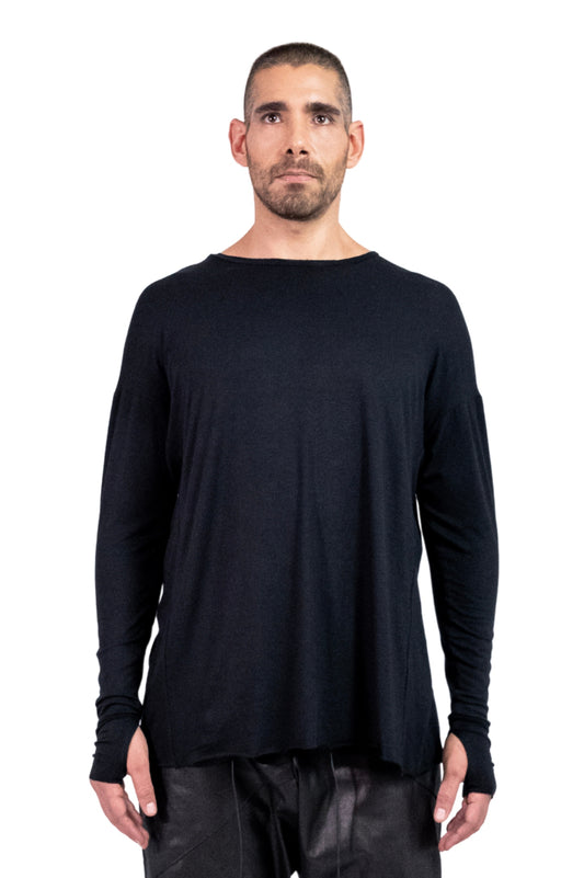 ZHANNAONA shirt long sleeve with thumb holes black assymetrical viscose knit minimalist low-key luxury Barcelona avant-garde