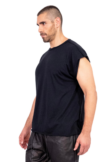 ZHANNAONA t shirt black organiccotton sleeveless asymmetrical minimalist low cost luxury genderfluid oversize zero waste Barcelona avant-garde 