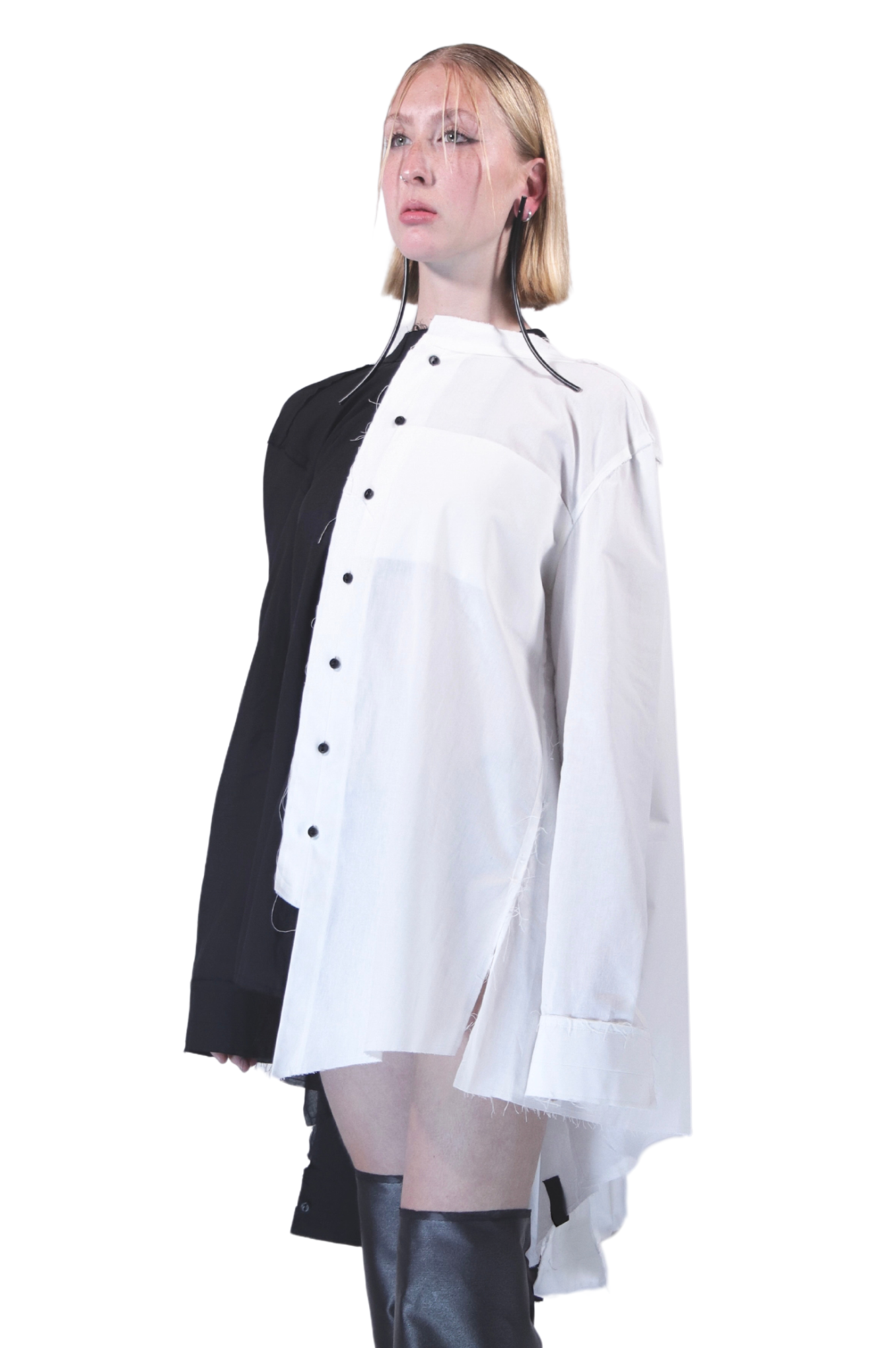 ZHANNAONA shirt linen asymmetrical oversized shirt with Japanese cut in bone whit unisex with leather buttons genderfluid unisex handmade Barcelona avant-garde