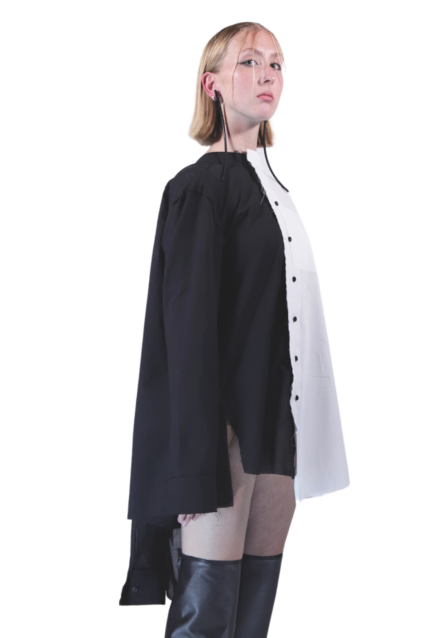 ZHANNAONA shirt linen asymmetrical oversized shirt with Japanese cut in bone whit unisex with leather buttons genderfluid unisex handmade Barcelona avant-garde