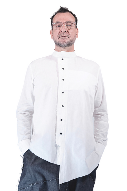 ZHANNAONA shirt linen asymmetrical oversized shirt with Japanese cut in bone whit unisex with leather buttons genderfluid unisex handmade Barcelona avant-garde