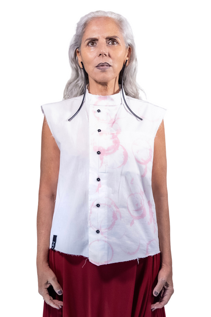 ZHANNAONA shirt cotton with leather buttons white and wine genderfluid unisex handmade painted Barcelona avant-garde