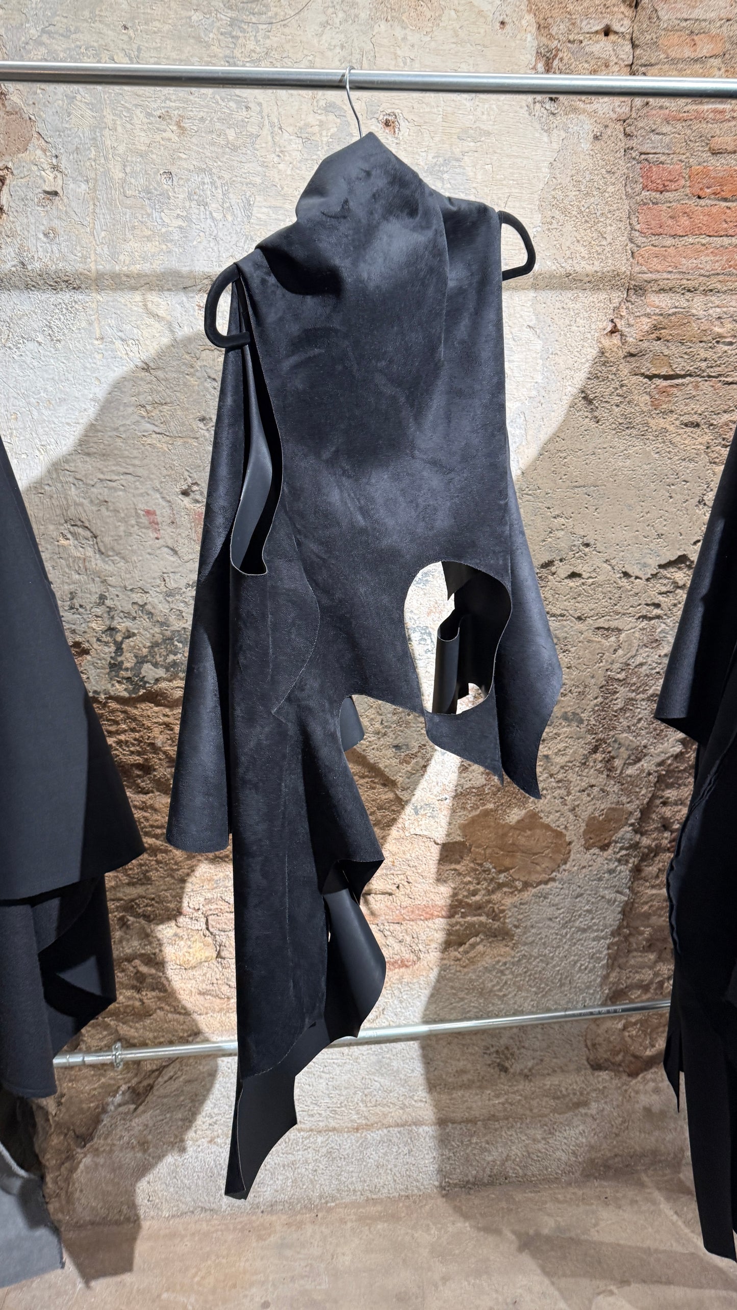 Mutant Leather Vegan Transformable - ZHANNANONA | Partes de arriba - Back View