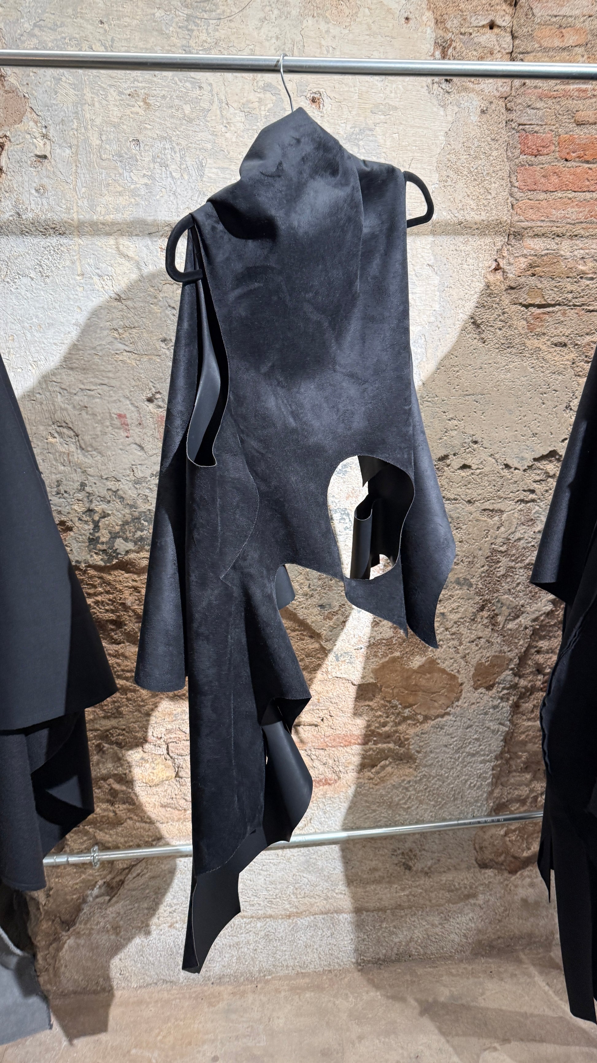 Mutant Leather Vegan Transformable - ZHANNANONA | Partes de arriba - Back View