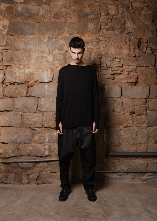 Asymmetrical Black Long Sleeve with Thumb Holes - ZHANNAONA | Camisetas