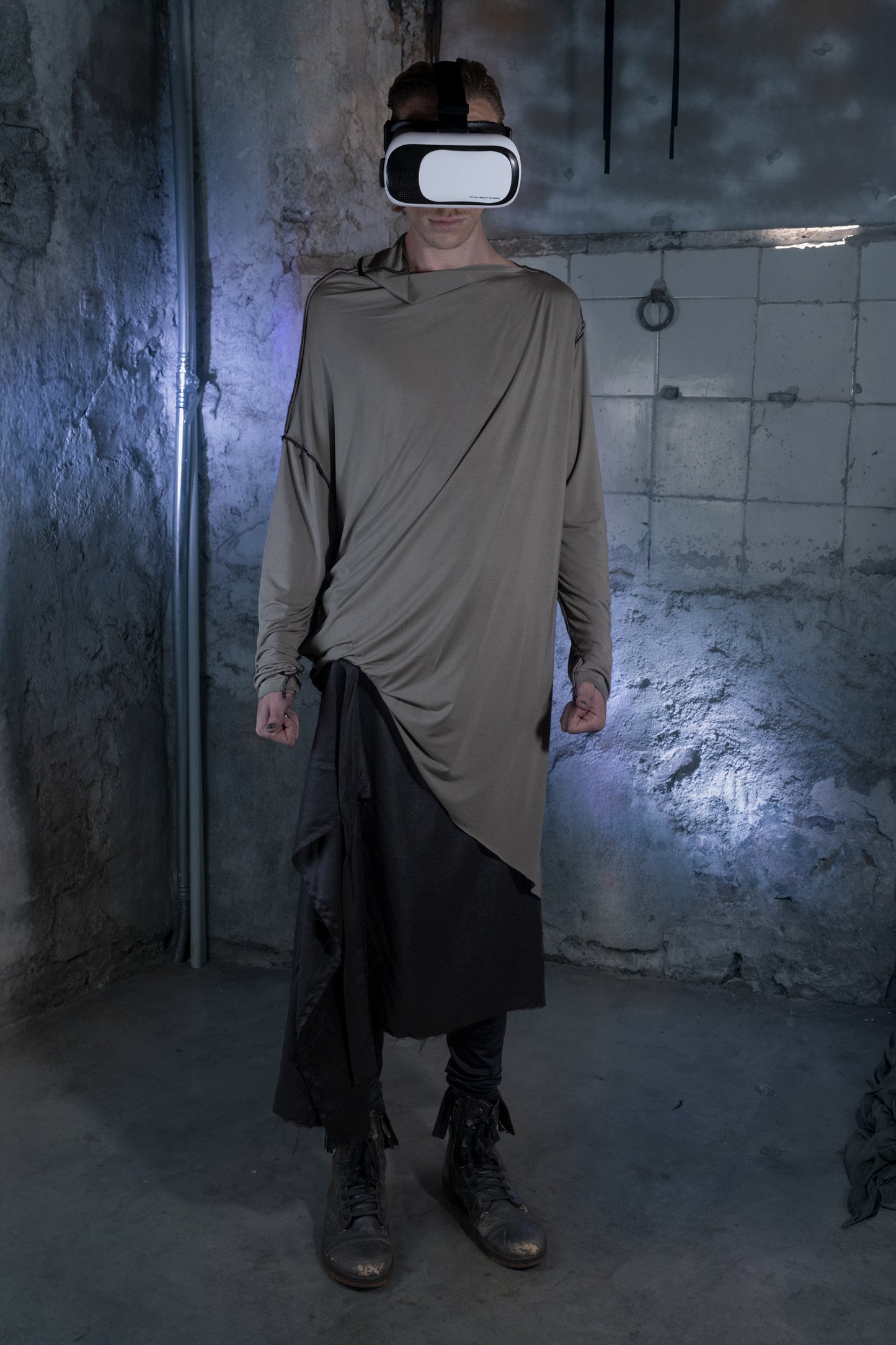 Asymmetrical Long sleeve SKYLINE in Bamboo - ZHANNAONA | Camisetas