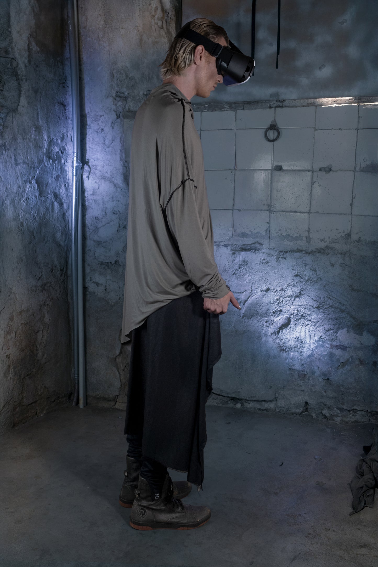 Asymmetrical Long sleeve SKYLINE in Bamboo - ZHANNAONA | Camisetas - Detail View