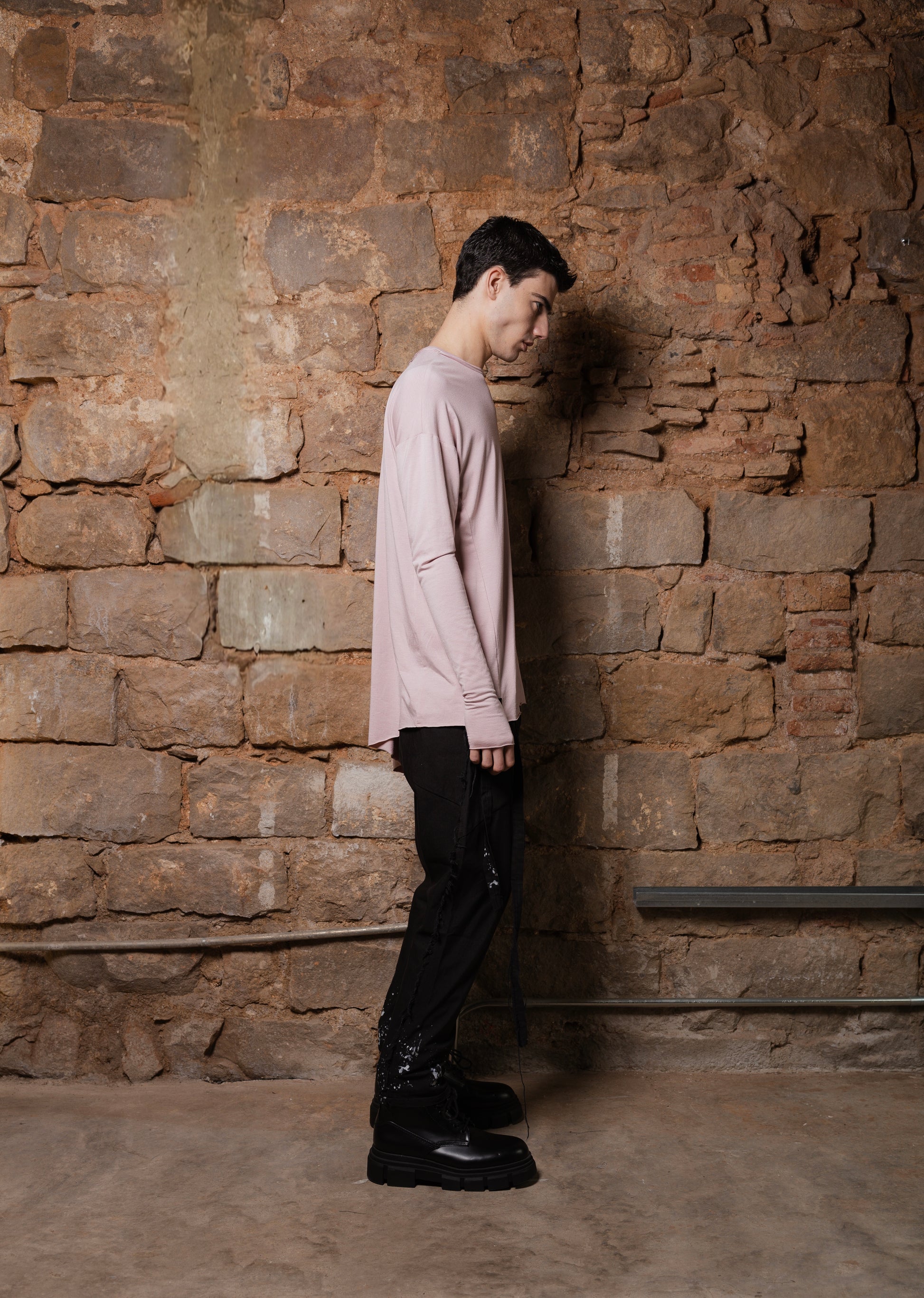 Asymmetrical Pink Long Sleeve with Thumb Holes - ZHANNAONA | Camisetas - Detail View