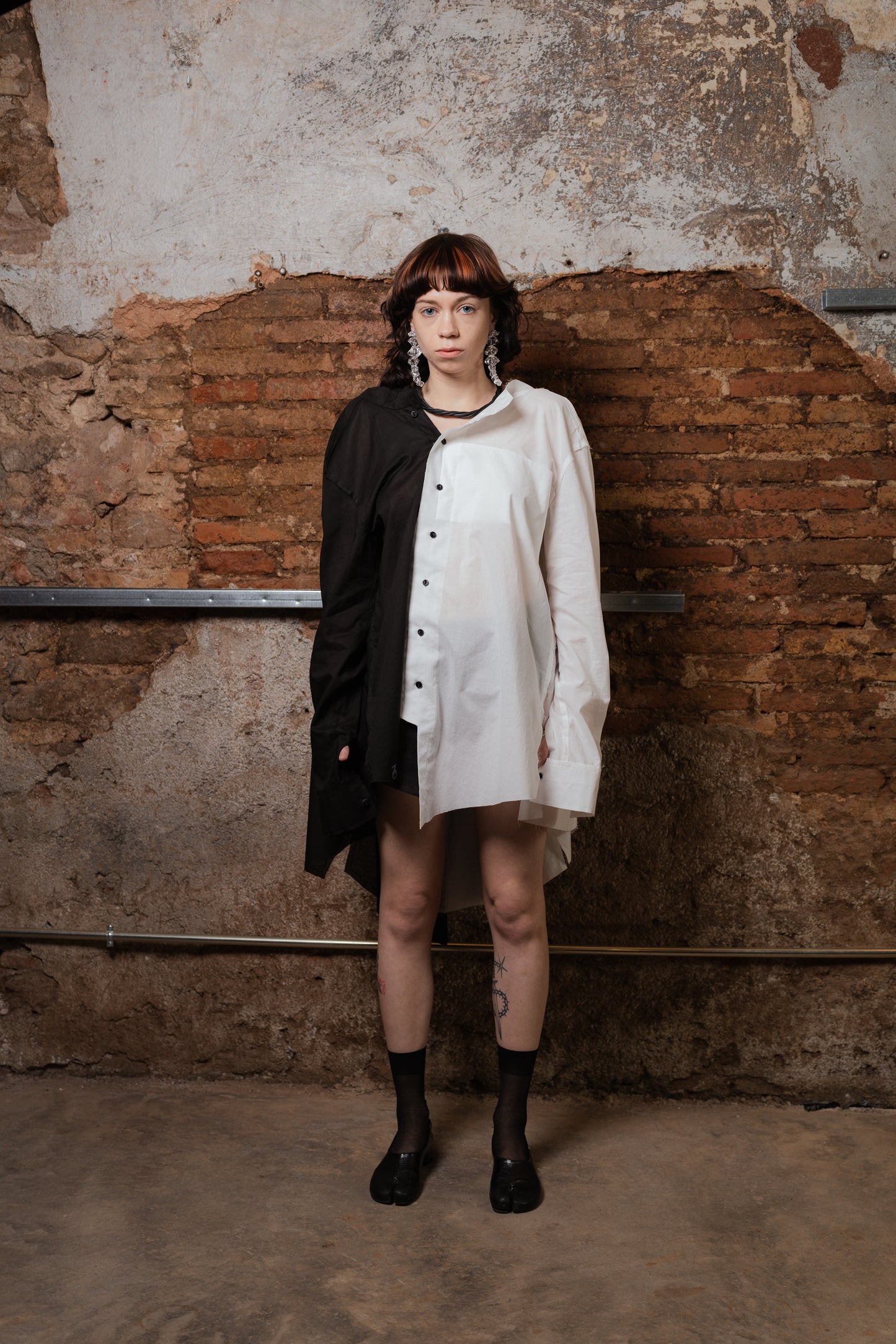 Asymmetrical Shirt TWINS in White Cotton - ZHANNAONA | Partes de arriba - View 5