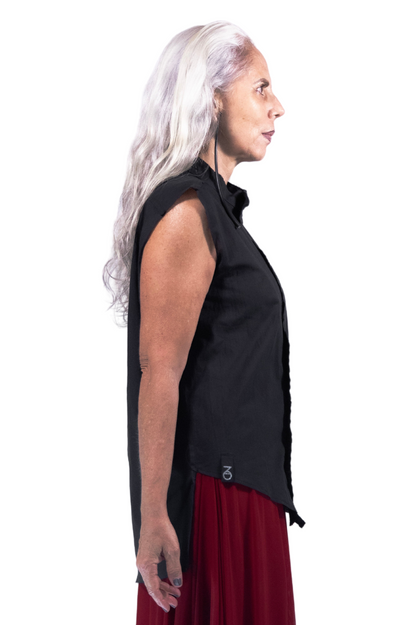 Asymmetrical Sleeveless Shirt TWINS in Black Cotton - ZHANNAONA | Partes de arriba - Detail View
