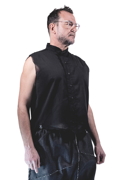 Asymmetrical Sleeveless Shirt TWINS in Black Cotton - ZHANNAONA | Partes de arriba - View 10