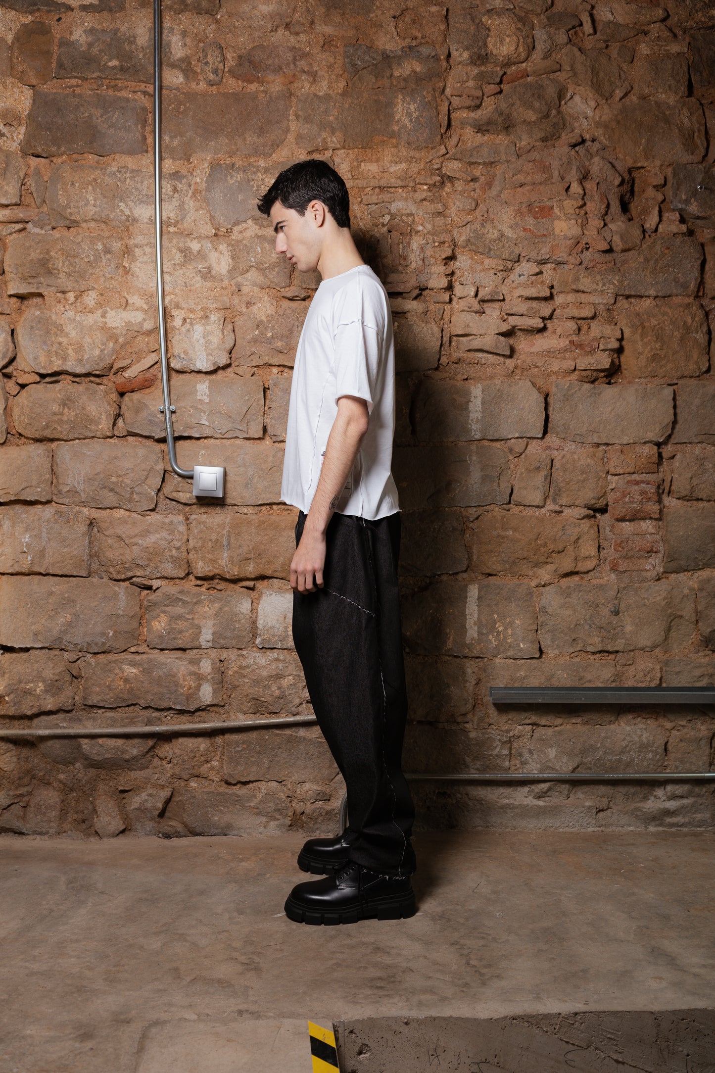 Base T-Shirt in White Cotton - ZHANNAONA | Camisetas - Detail View