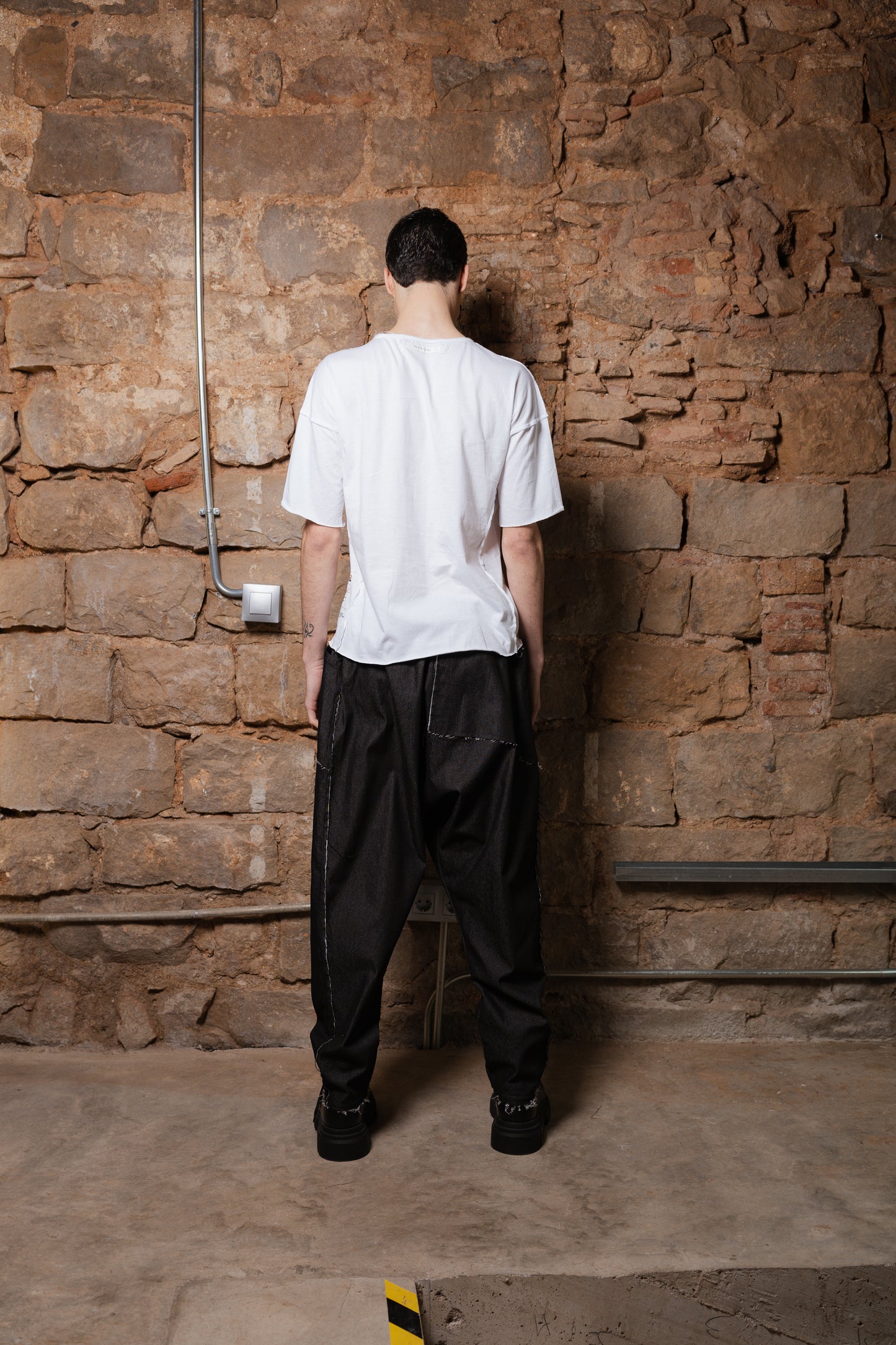 Base T-Shirt in White Cotton - ZHANNAONA | Camisetas - Back View