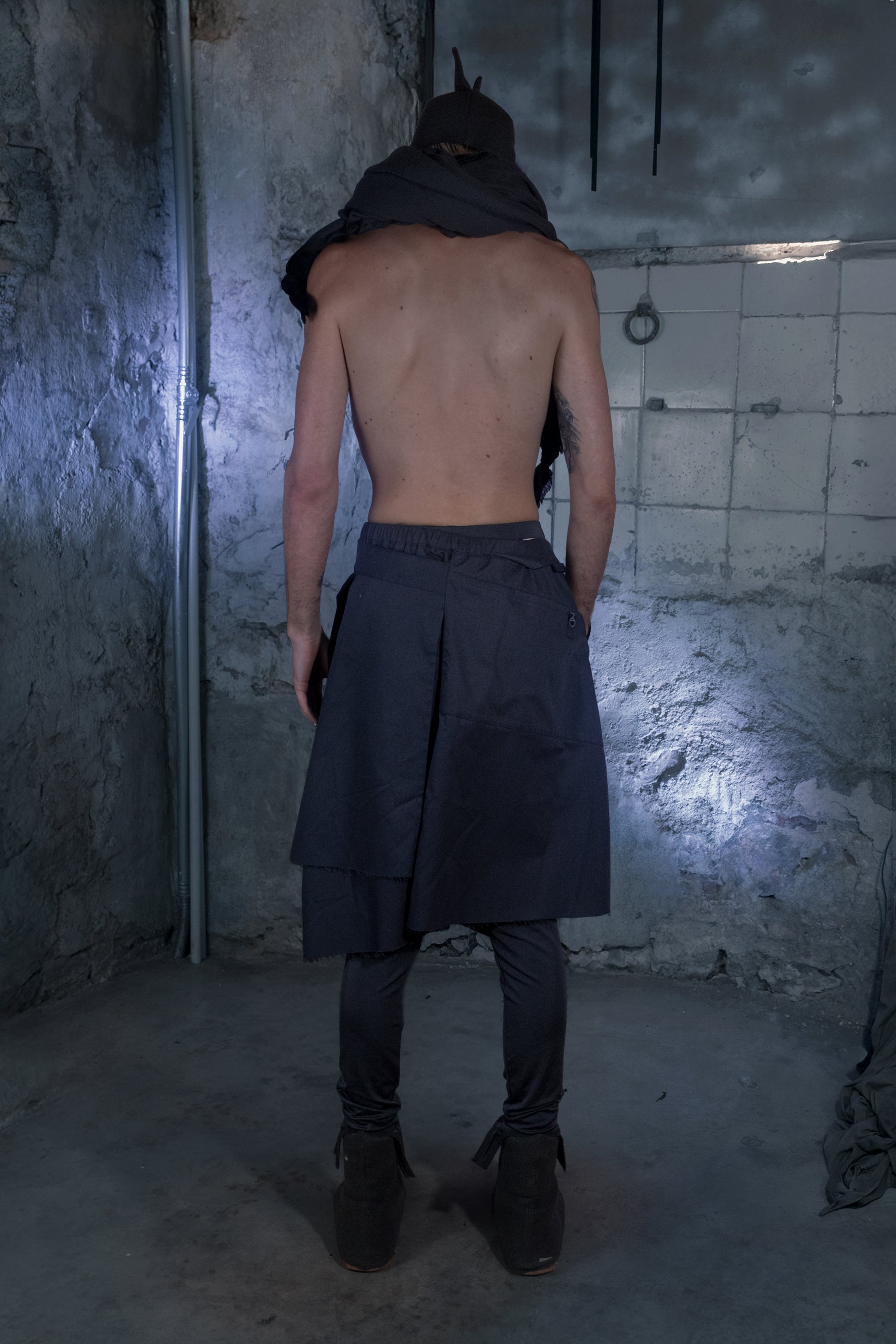 Bicorn Hat - ZHANNAONA | Accesorios - Back View