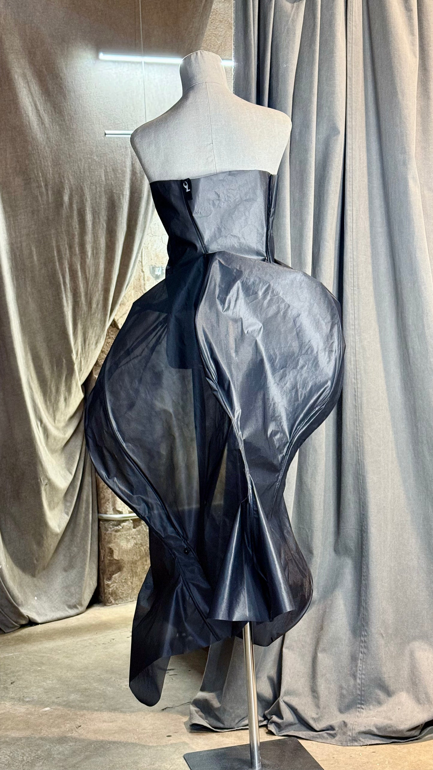 Black Mist Corset-Skirt - ZHANNAONA | Faldas - Back View