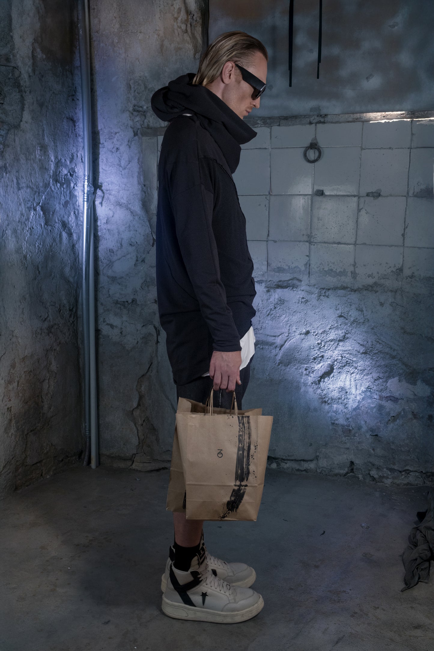 Boat Neck Armor Sweater - ZHANNAONA | Sudadera - Detail View