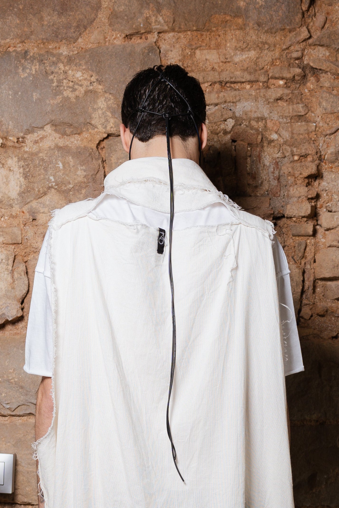 Caged Cable Mask - ZHANNAONA | Accesorios - Back View