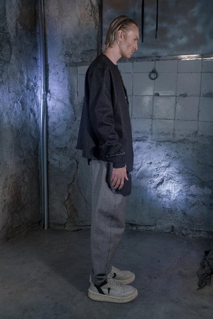 Deconstructed Reversible Bomber in Japanese Denim - ZHANNAONA | Partes de arriba - View 4