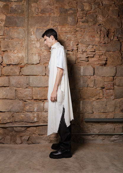 DUNE Transformable Cape in OFF White Linen & Cotton - ZHANNAONA | Partes de arriba - View 4