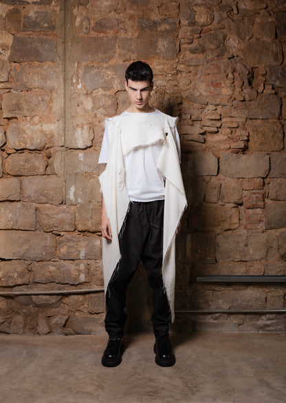 DUNE Transformable Cape in OFF White Linen & Cotton - ZHANNAONA | Partes de arriba - View 5
