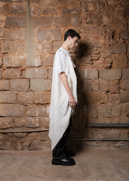 DUNE Transformable Cape in OFF White Linen & Cotton - ZHANNAONA | Partes de arriba - View 6
