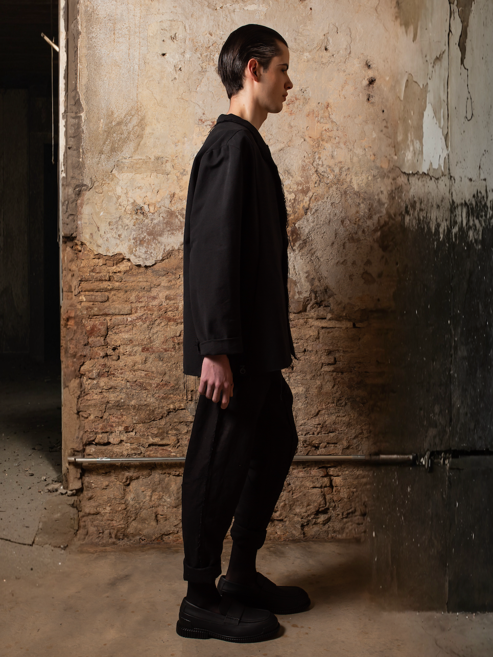 Frayed Linen Blazer - ZHANNAONA | Partes de arriba - Detail View