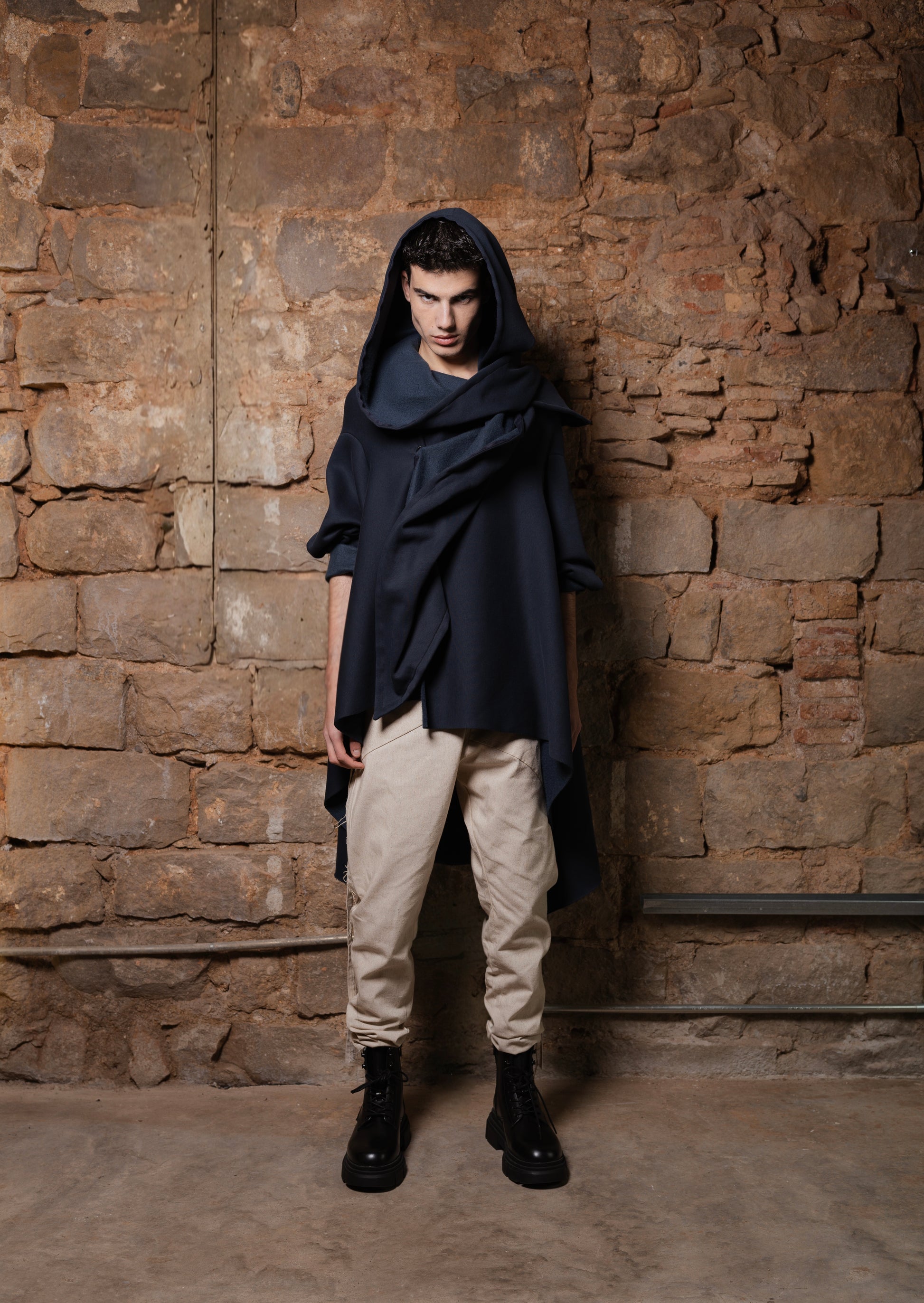 Hooded Cape Coat BAT - ZHANNAONA | Partes de arriba