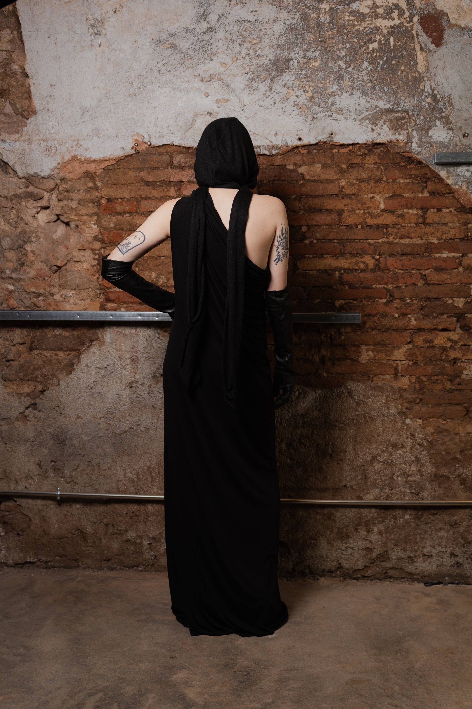 Hooded Scarf Bat with Sleeves - ZHANNAONA | Partes de arriba - View 7