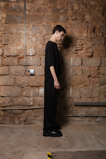 IVAN Oversize T-Shirt in Black Viscose - ZHANNAONA | Camisetas - View 4