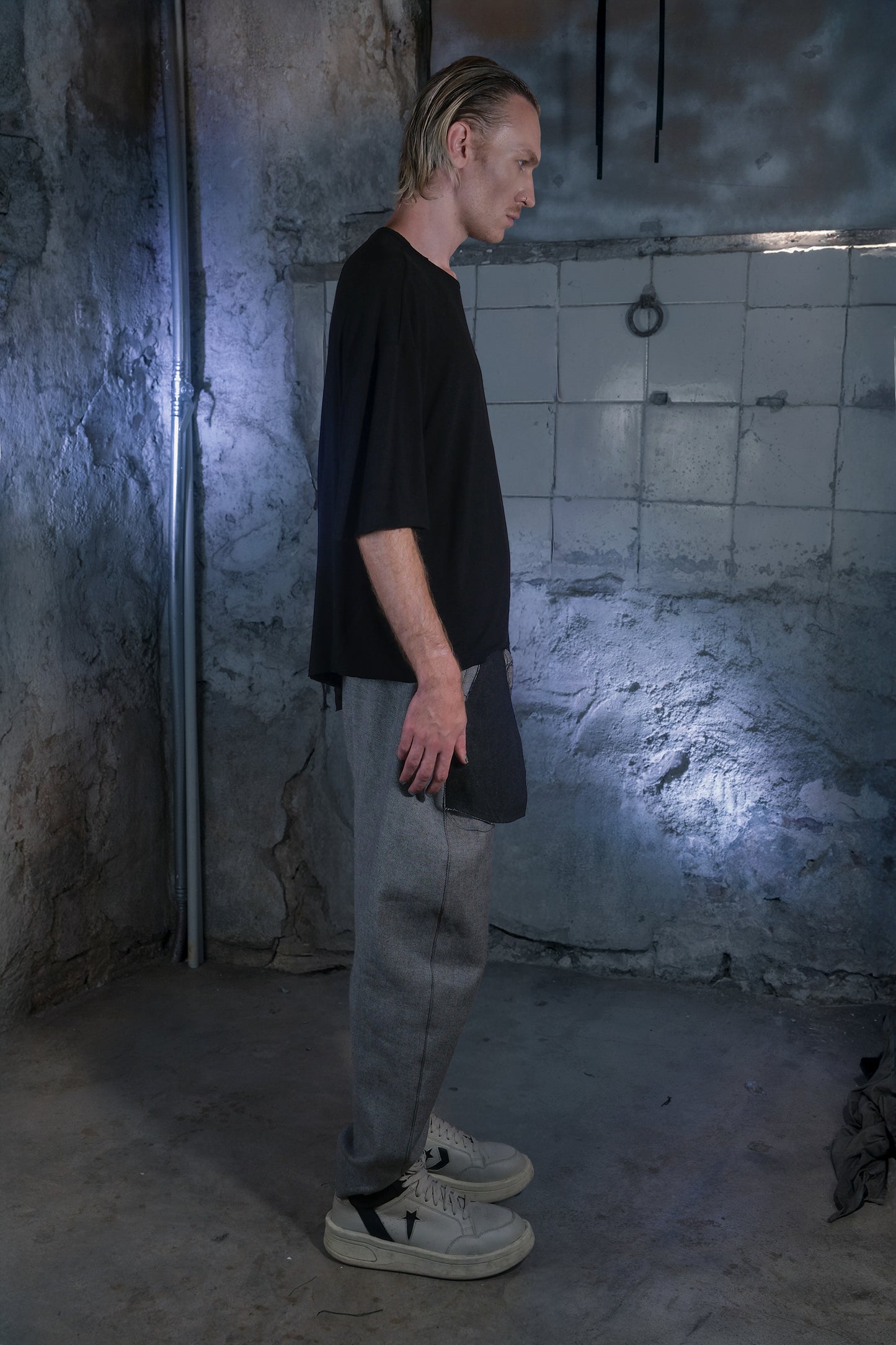 IVAN Oversize T-Shirt in Black Viscose - ZHANNAONA | Camisetas - View 6