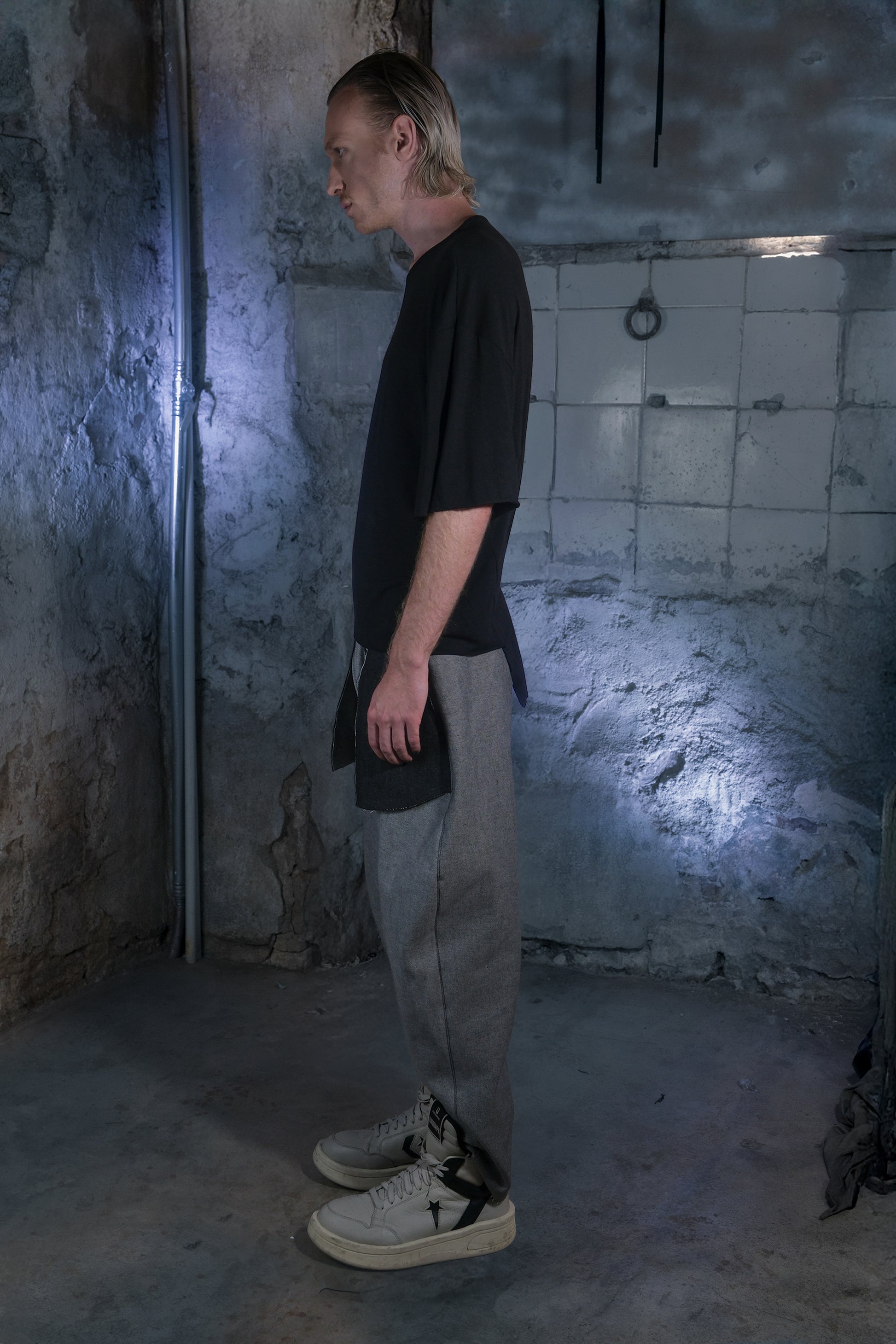 IVAN Oversize T-Shirt in Black Viscose - ZHANNAONA | Camisetas - View 8