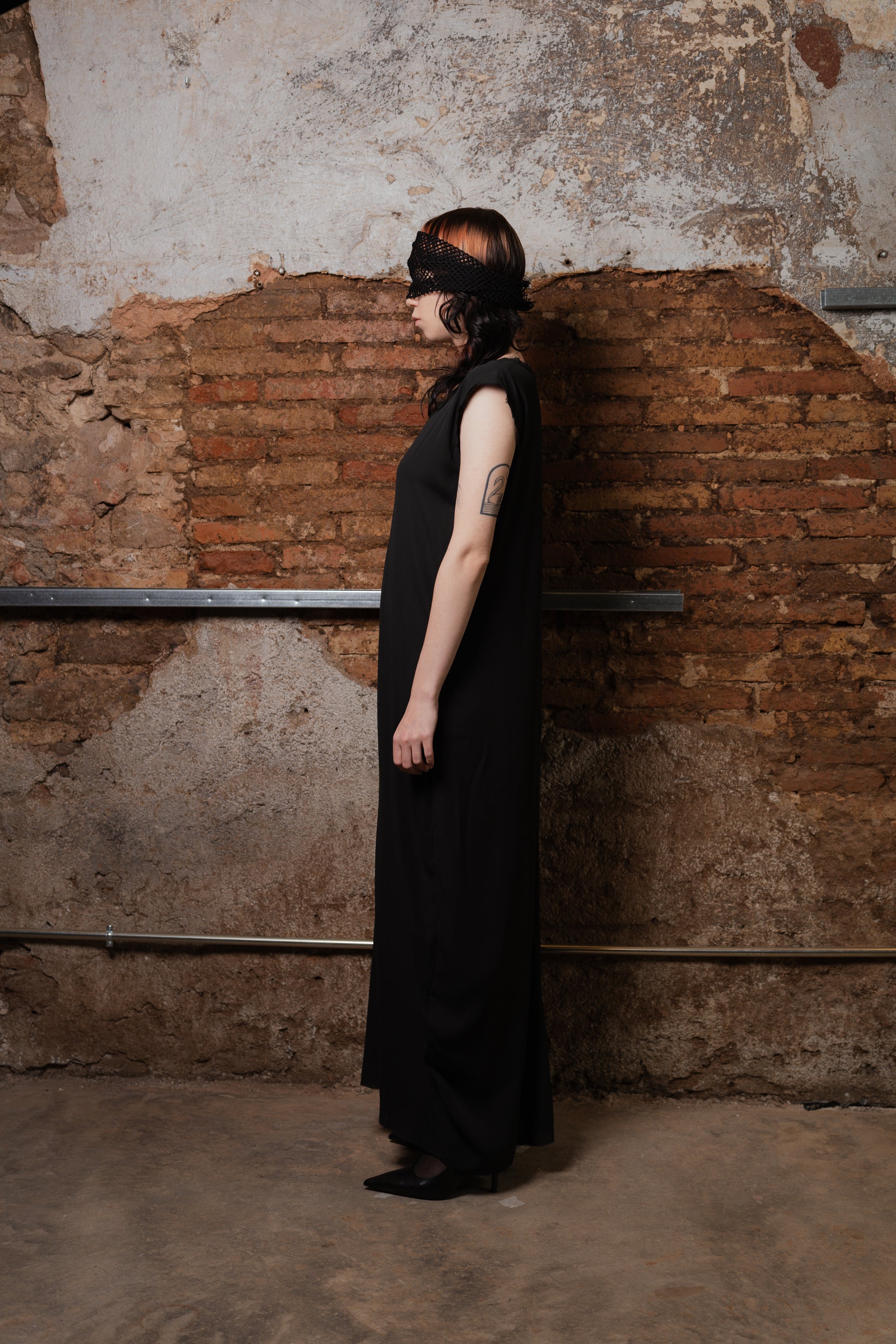 Long Asymmetrical Dress BLACK HOLE - ZHANNAONA | Vestidos - View 4