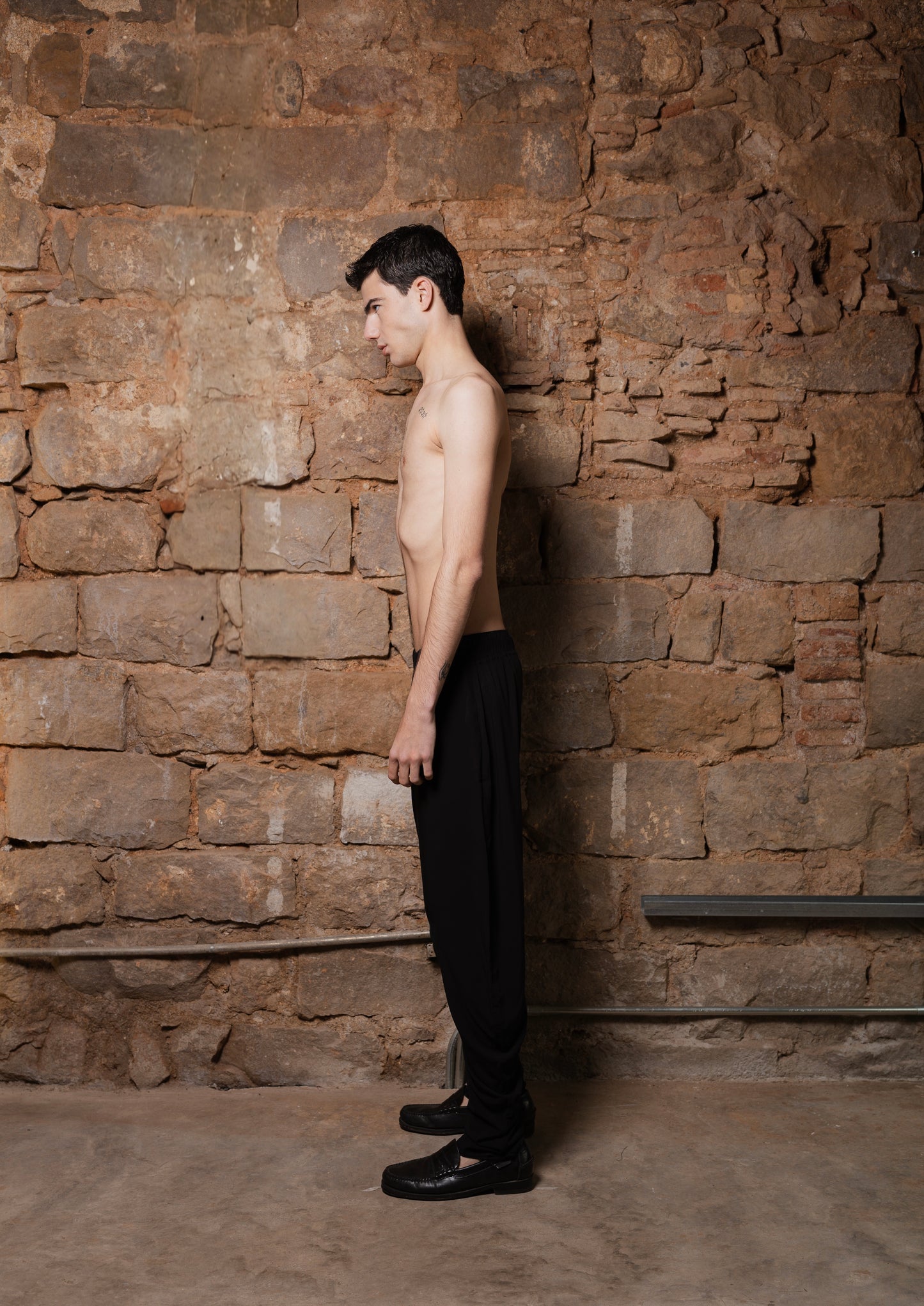 Low Rise Nefer Pants 2.0 in Black Viscose - ZHANNAONA | Pantalones - View 4