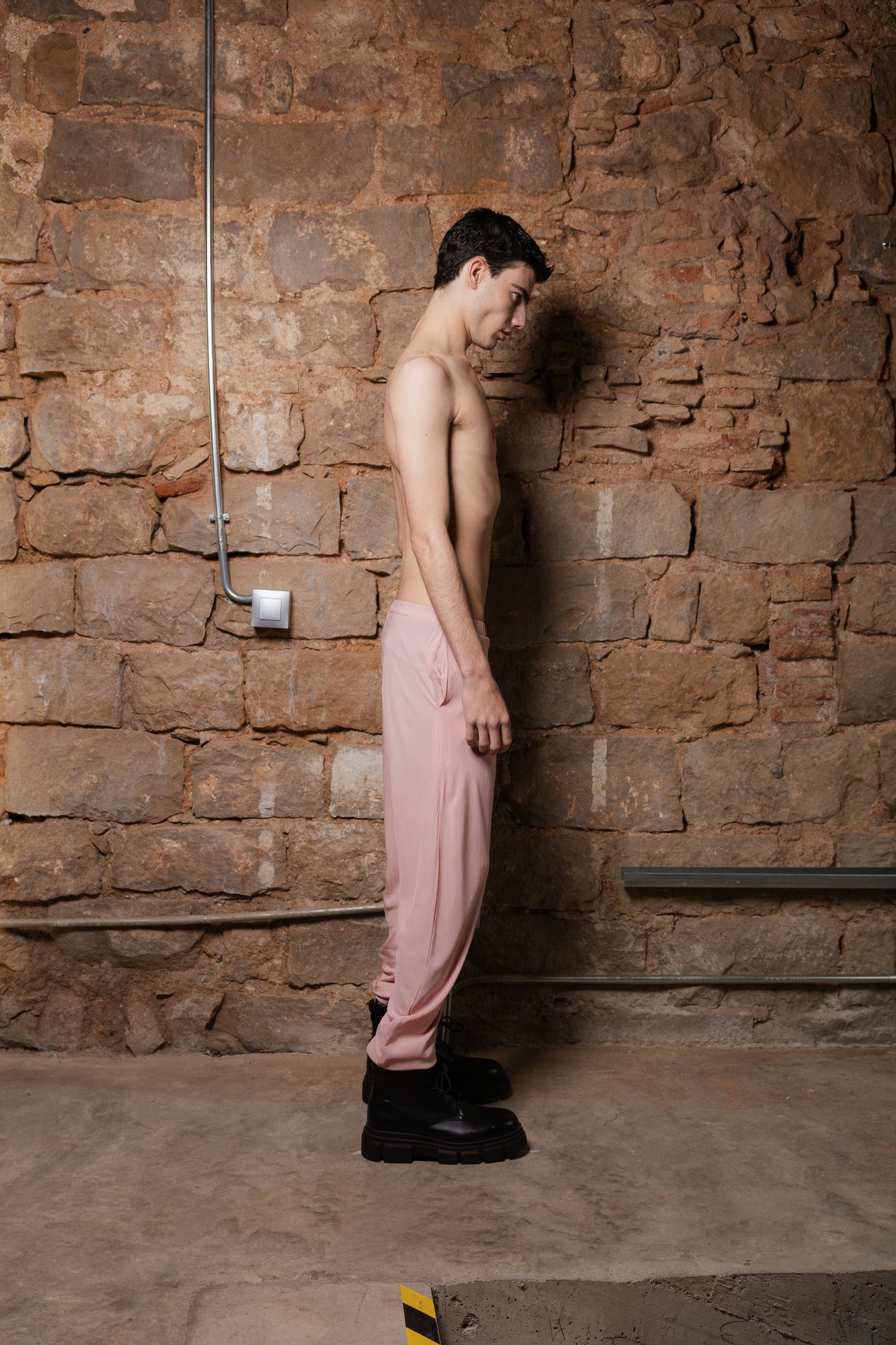 Low Rise Nefer Pants 2.0 in Pink Viscose - ZHANNAONA | Pantalones - View 4