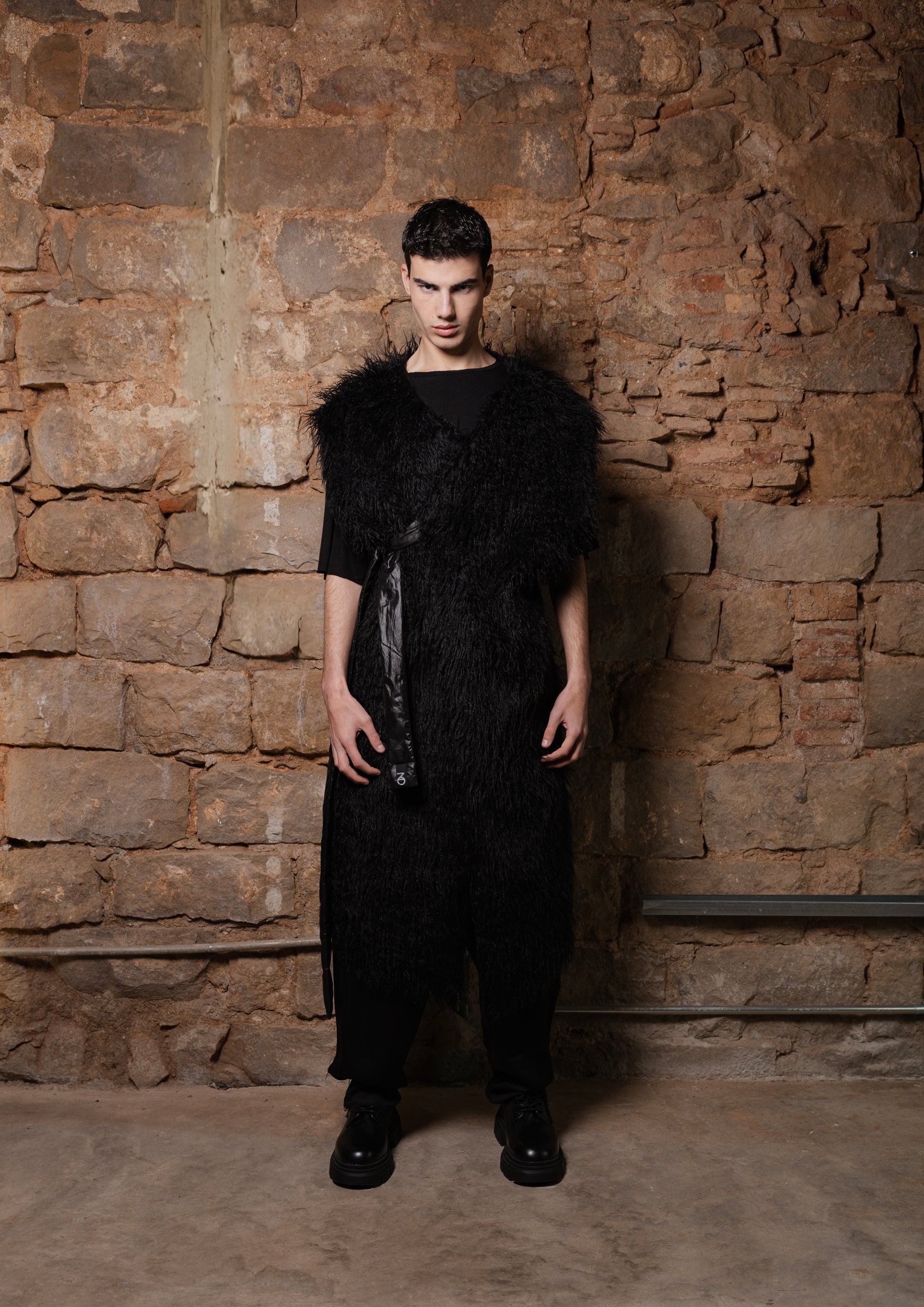 Mongolian Faux-Fur Vegan Reversible Coat - ZHANNAONA | Partes de arriba