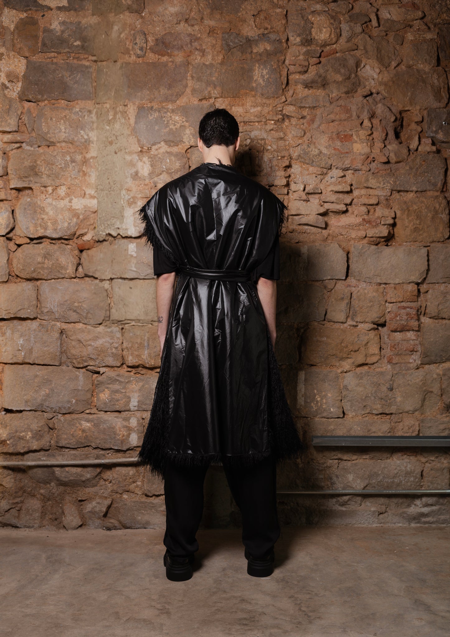 Mongolian Faux-Fur Vegan Reversible Coat - ZHANNAONA | Partes de arriba - View 7